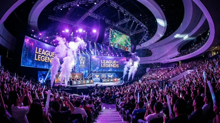 Estadio de esports iluminado durante la final del Campeonato Mundial de League of Legends